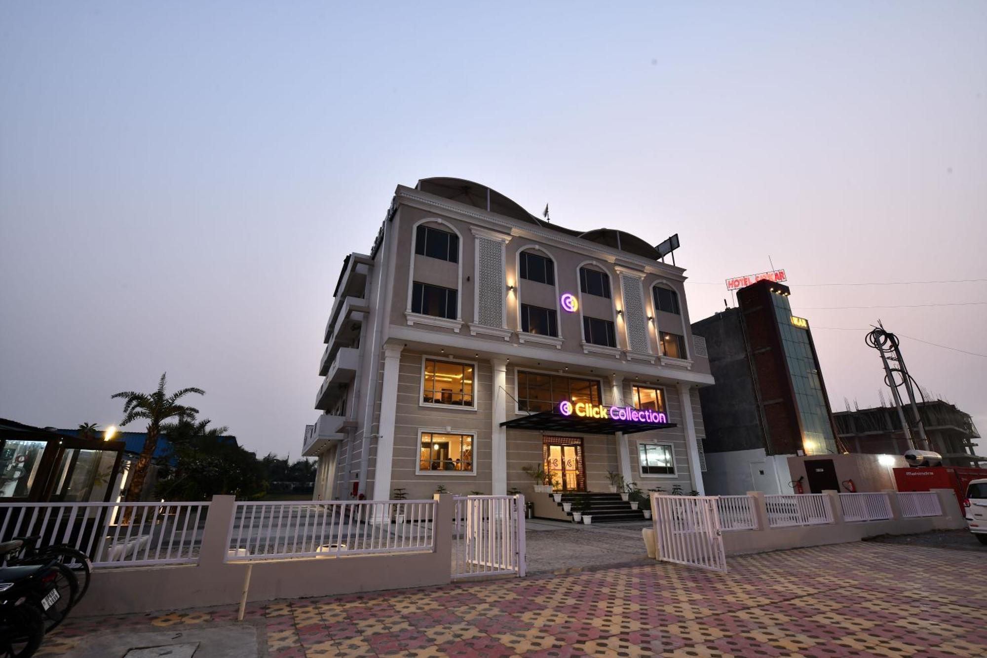 Click Collection Grand Gateway Varanasi, Varanasi